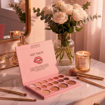 Noor 4 In 1 Makeup Book